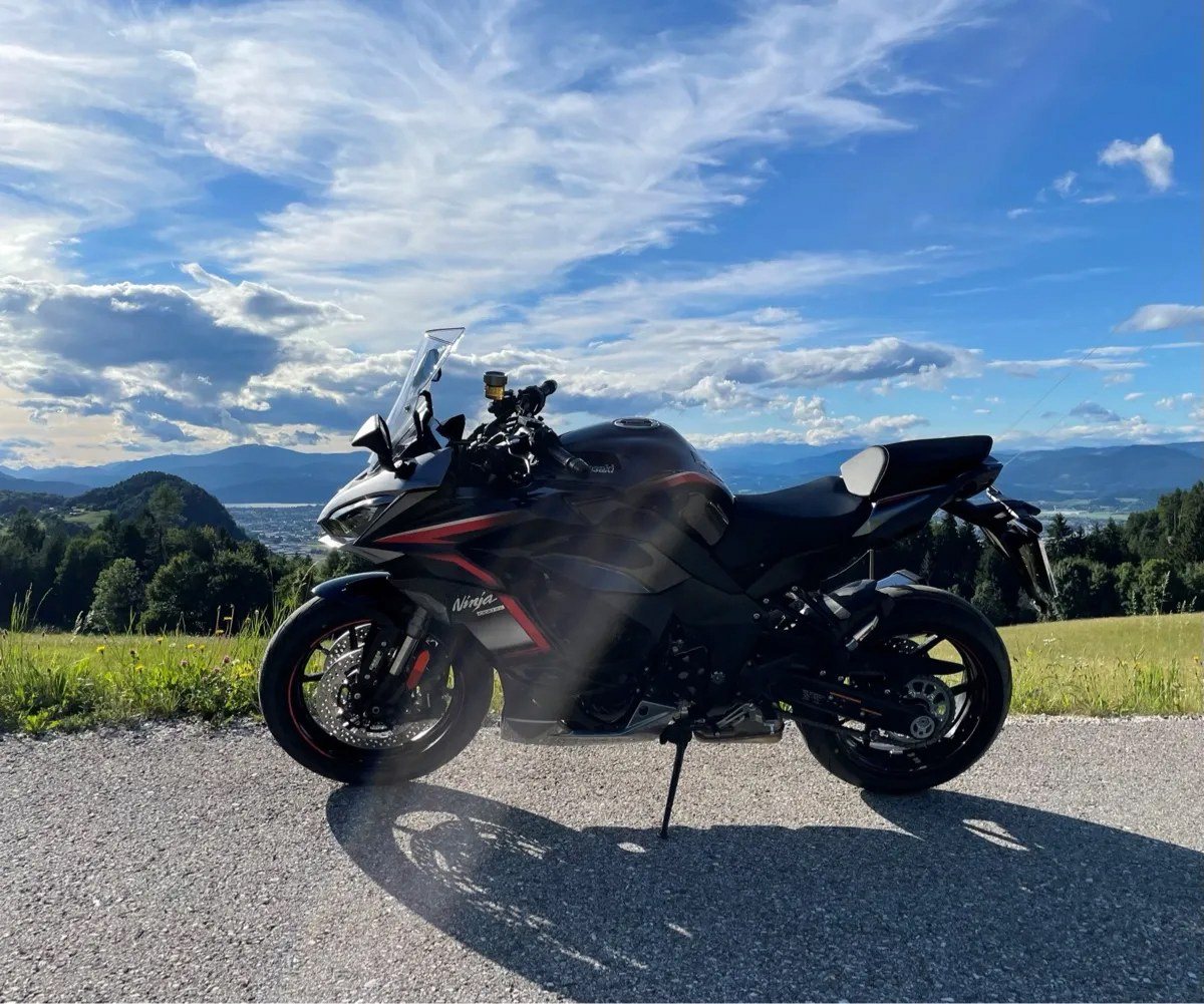 Kawasaki 1.000SX – Foto 1 von 23